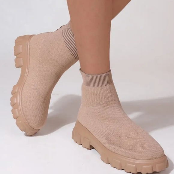 Sock Lug Boots - Picture 3 of 5